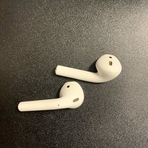 Apple AirPods without case